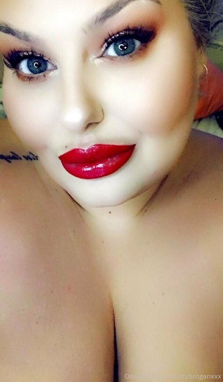 Photo nue de fuite OnlyFans de Bustybroganxxx