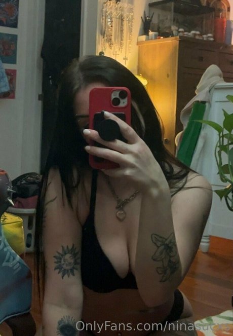 Photo nue de fuite OnlyFans de Ninasucxs