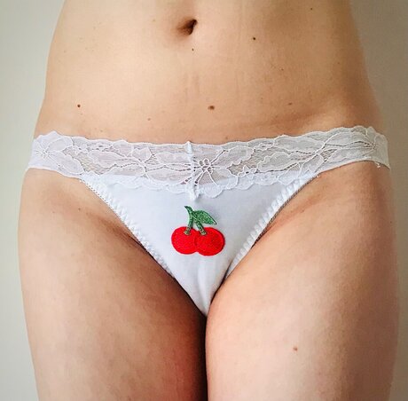Photo nue de fuite OnlyFans de Rouge2