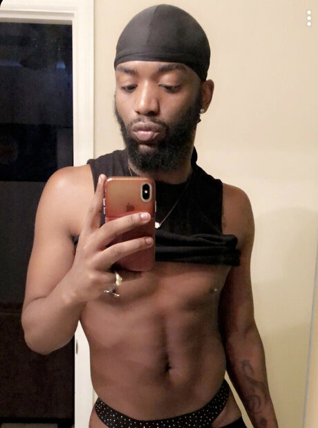 Photo nue de fuite OnlyFans de Djayehenni