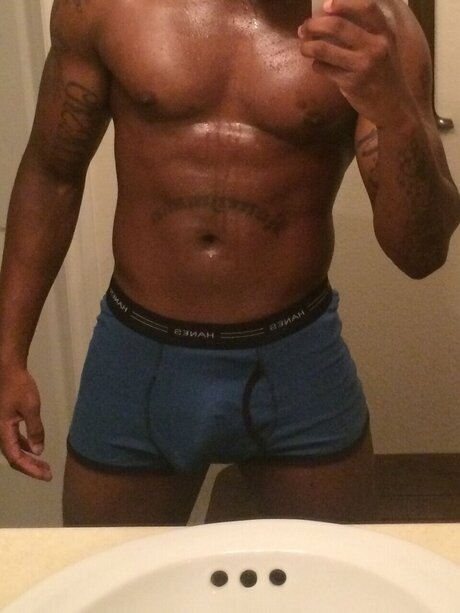 Photo nue de fuite OnlyFans de Adonis