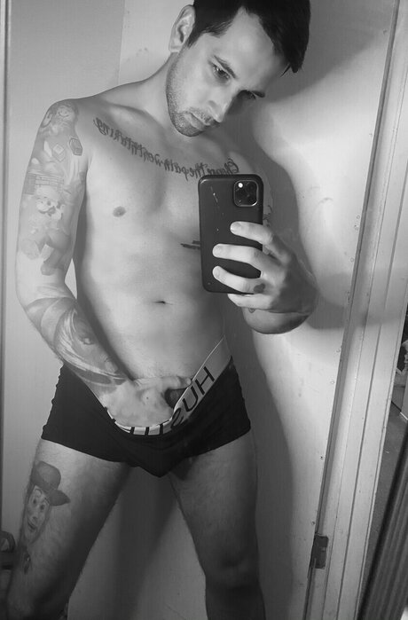 Photo nue de fuite OnlyFans de Aarontorrence