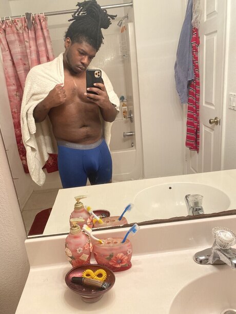 Photo nue de fuite OnlyFans de Kingmeek
