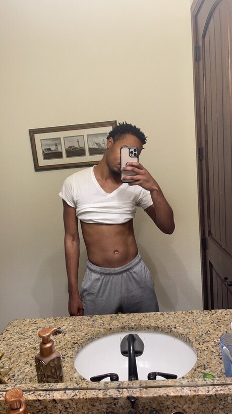 Photo nue de fuite OnlyFans de Za