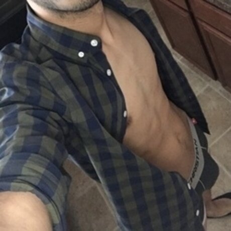 Photo nue de fuite OnlyFans de Hung Latin Twink