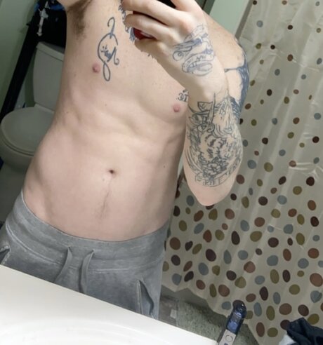 Photo nue de fuite OnlyFans de Callmesenpai