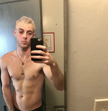 Photo nue de fuite OnlyFans de Dev Stone