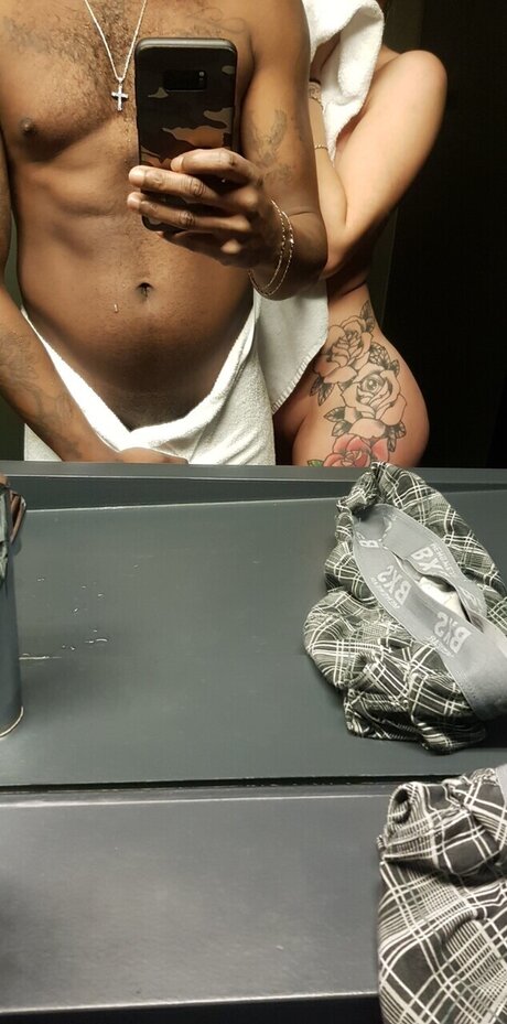 Photo nue de fuite OnlyFans de Duopenotti
