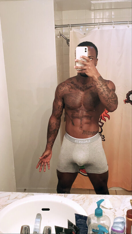 Photo nue de fuite OnlyFans de Huncho