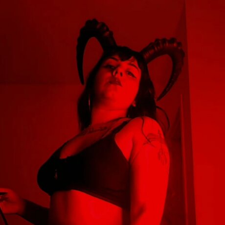 Photo nue de fuite OnlyFans de Scarlet Demoness