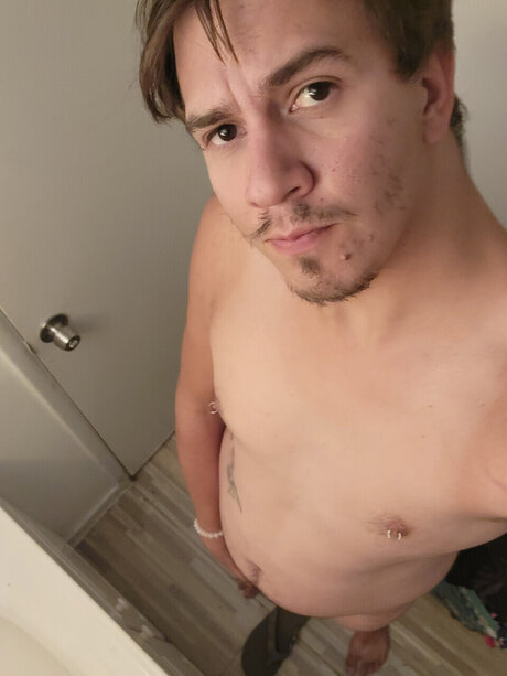 Photo nue de fuite OnlyFans de Lucky96
