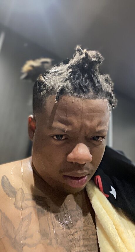 Photo nue de fuite OnlyFans de Hottboiiduke