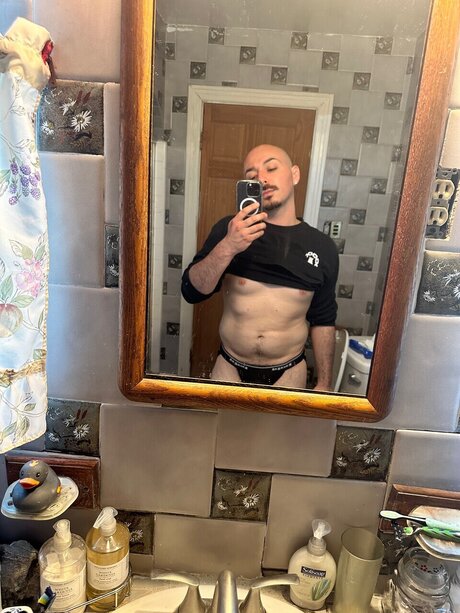 Photo nue de fuite OnlyFans de Pelonpapixxx