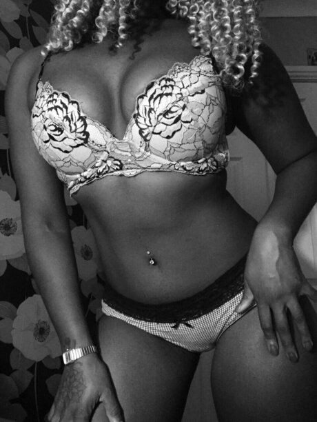 Photo nue de fuite OnlyFans de Lusciouscurves