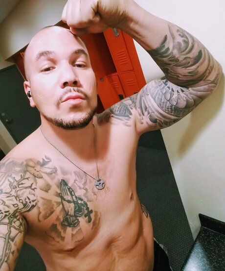 Photo nue de fuite OnlyFans de Oneluckyman99