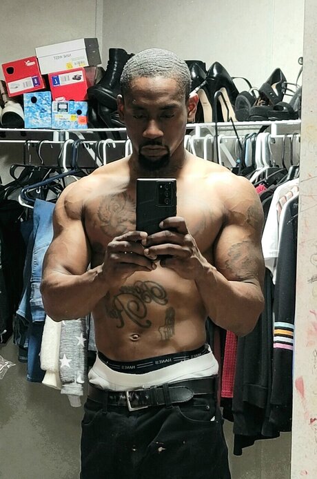 Photo nue de fuite OnlyFans de Bigdrank09