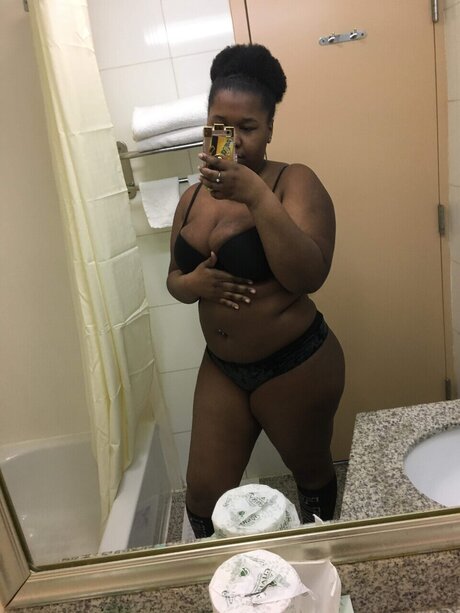 Photo nue de fuite OnlyFans de Roshonda