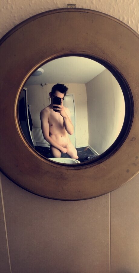 Photo nue de fuite OnlyFans de Eli Manuel