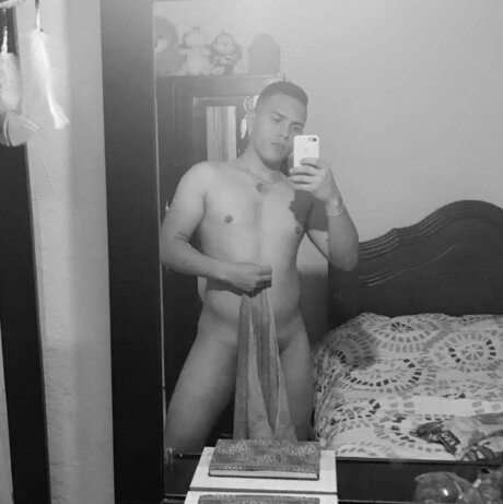 Photo nue de fuite OnlyFans de Johan Holgun