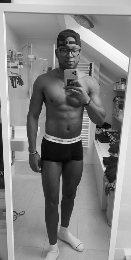Photo nue de fuite OnlyFans de Tyron