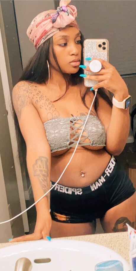 Photo nue de fuite OnlyFans de Honeykoated