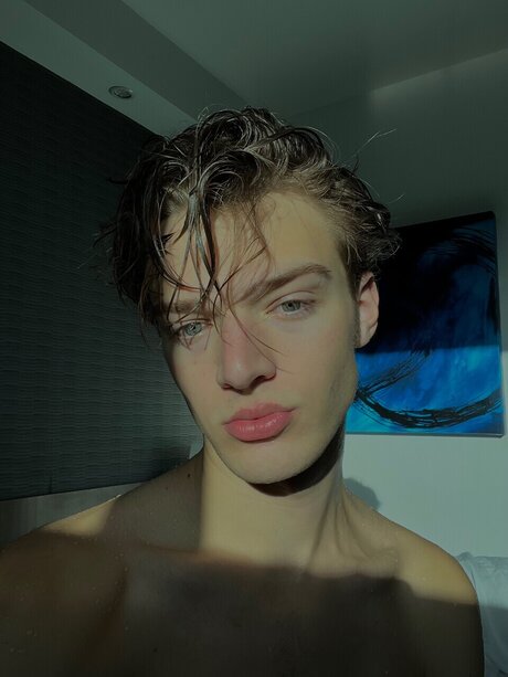 Photo nue de fuite OnlyFans de Lucaretoro