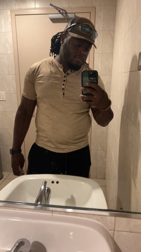 Photo nue de fuite OnlyFans de Outlaw9000
