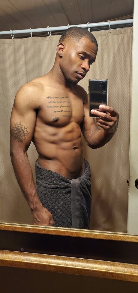 Photo nue de fuite OnlyFans de Kcwhitelightpipe