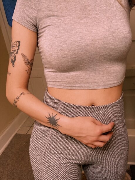 Photo nue de fuite OnlyFans de Mercedesluvsu
