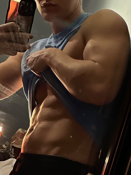 Photo nue de fuite OnlyFans de Cursemarked