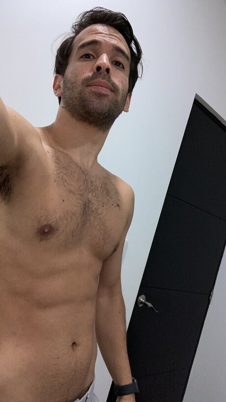Photo nue de fuite OnlyFans de Andres