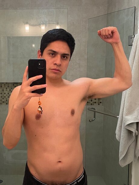 Photo nue de fuite OnlyFans de Rorra