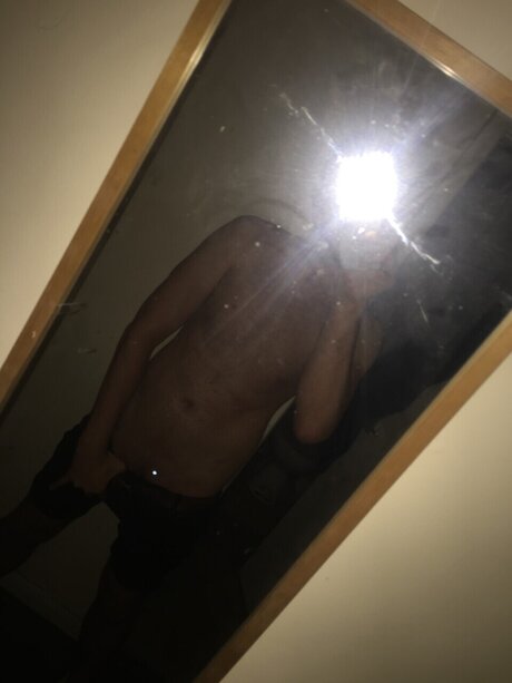 Photo nue de fuite OnlyFans de Simonbills