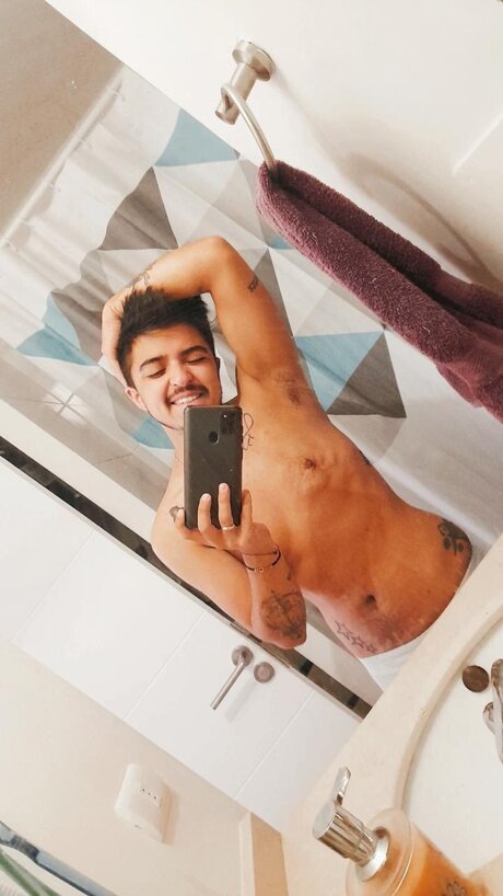 Photo nue de fuite OnlyFans de Jos Toms Muoz