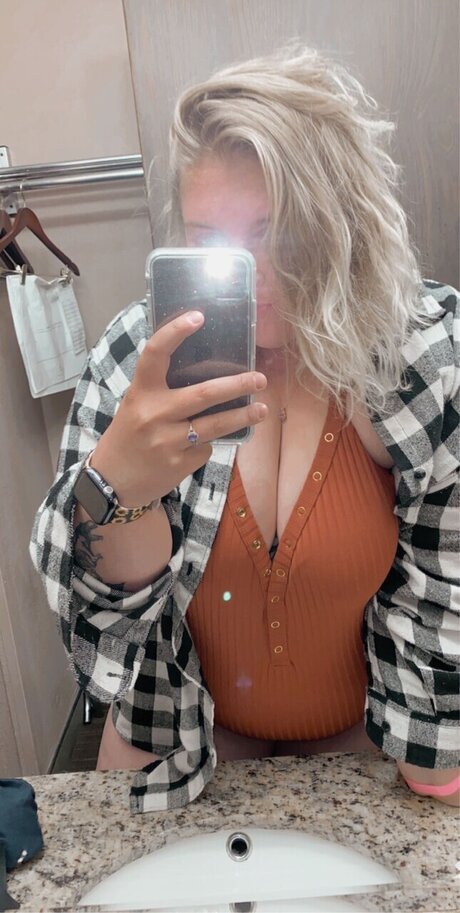 Photo nue de fuite OnlyFans de Samantha