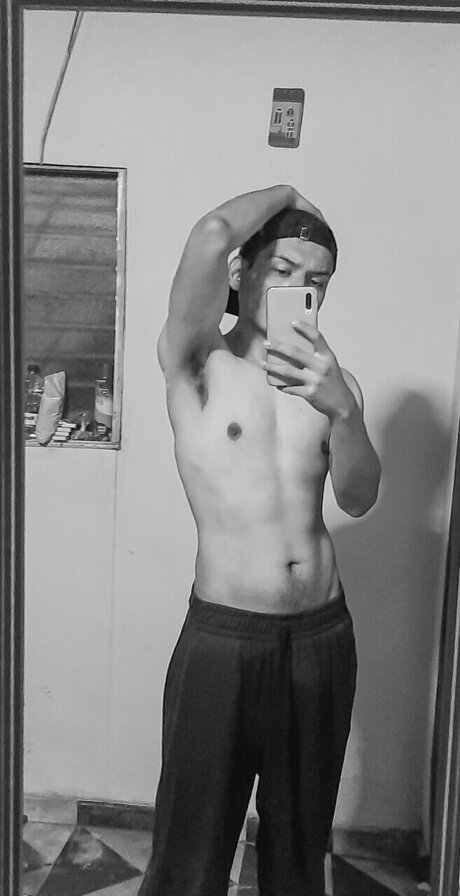 Photo nue de fuite OnlyFans de Mario Menjivar