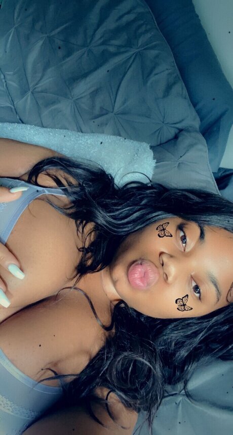 Photo nue de fuite OnlyFans de Serenity