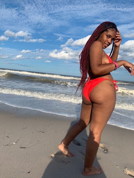 Photo nue de fuite OnlyFans de Mira B