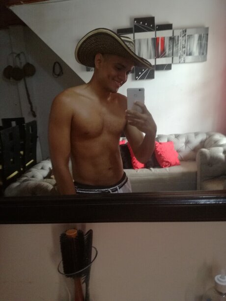 Photo nue de fuite OnlyFans de Kenny Regino