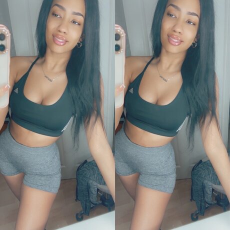 Photo nue de fuite OnlyFans de Lozza