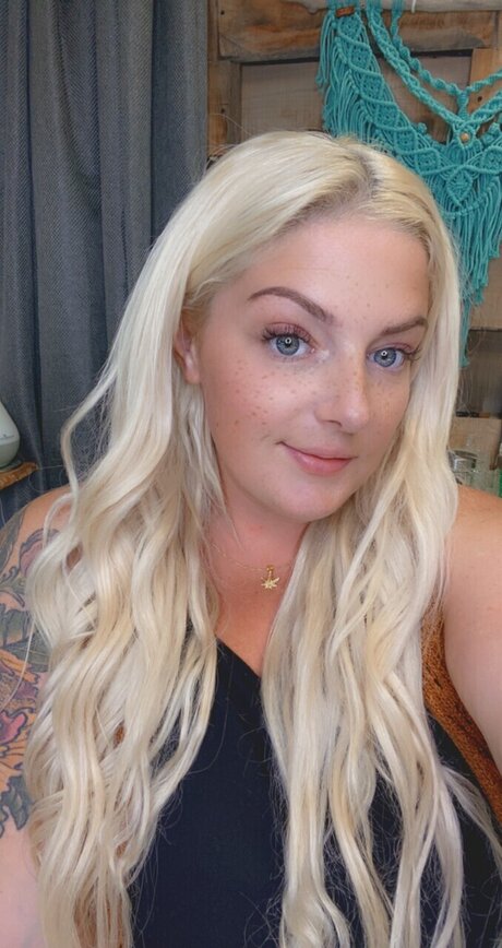 Photo nue de fuite OnlyFans de Jade Menczel