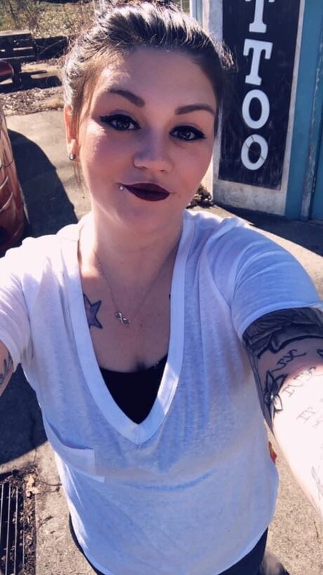 Raelynn Risqu