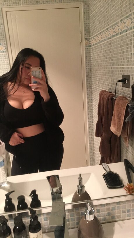 Photo nue de fuite OnlyFans de Lisa