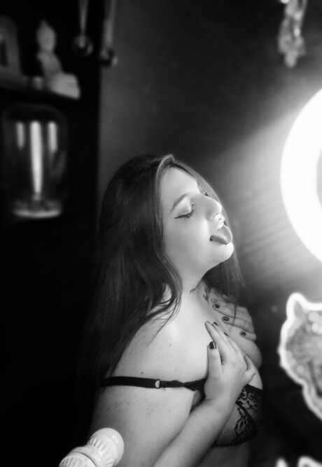 Photo nue de fuite OnlyFans de Neeshablake