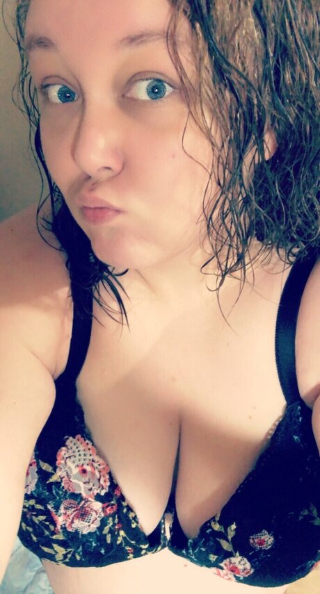 Photo nue de fuite OnlyFans de Lola1982