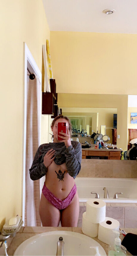 Photo nue de fuite OnlyFans de Daisy