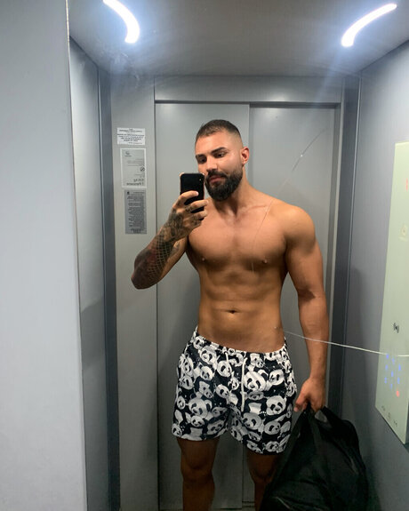 Photo nue de fuite OnlyFans de Marc Darius