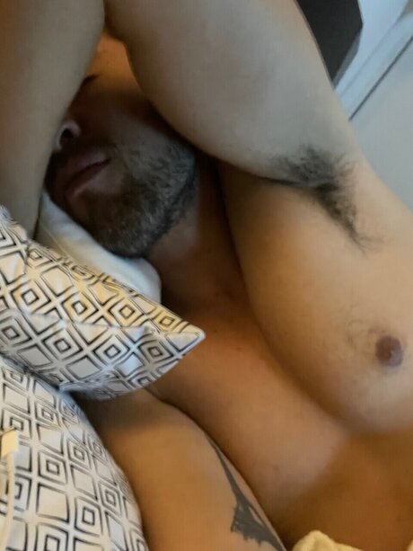 Photo nue de fuite OnlyFans de James