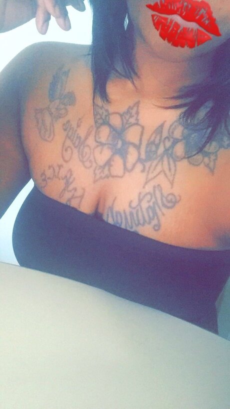 Photo nue de fuite OnlyFans de Moneeey
