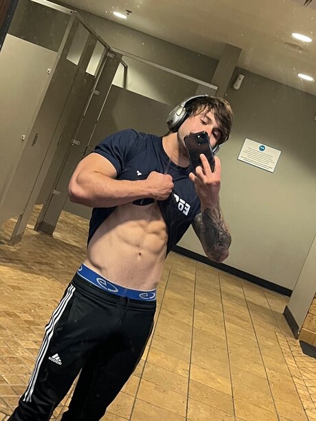 Photo nue de fuite OnlyFans de Edward